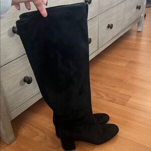 Black Knee-High Suede Block Heel Boots